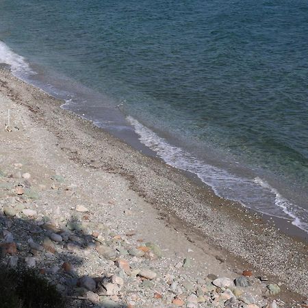 Δωμάτια Κόκκινος Πύργος Plomari Exterior photo