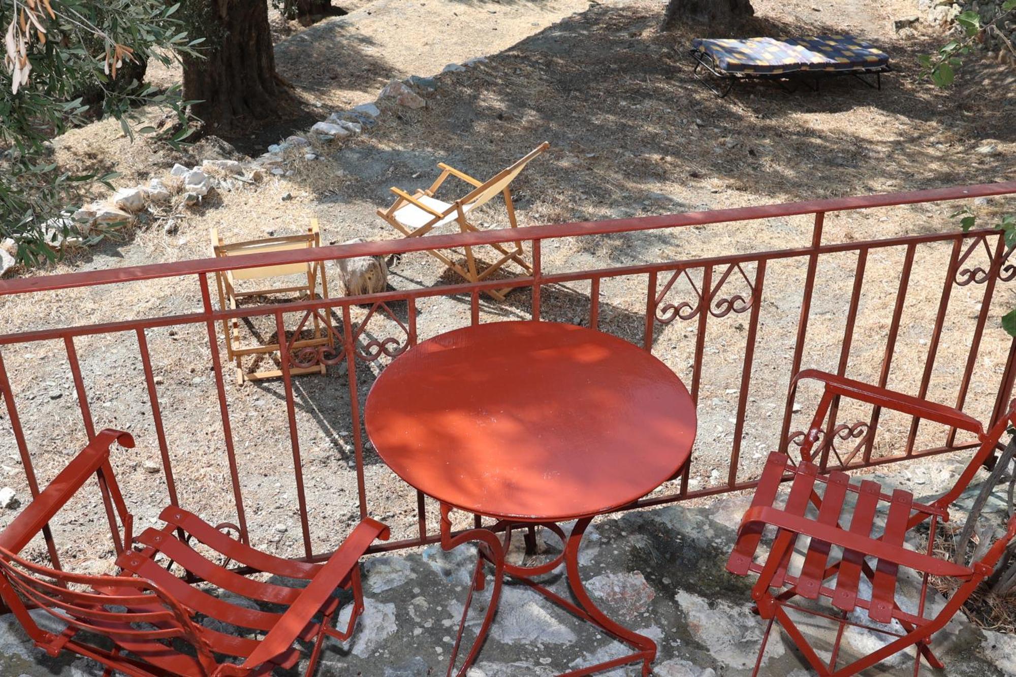 Δωμάτια Κόκκινος Πύργος Plomari Exterior photo